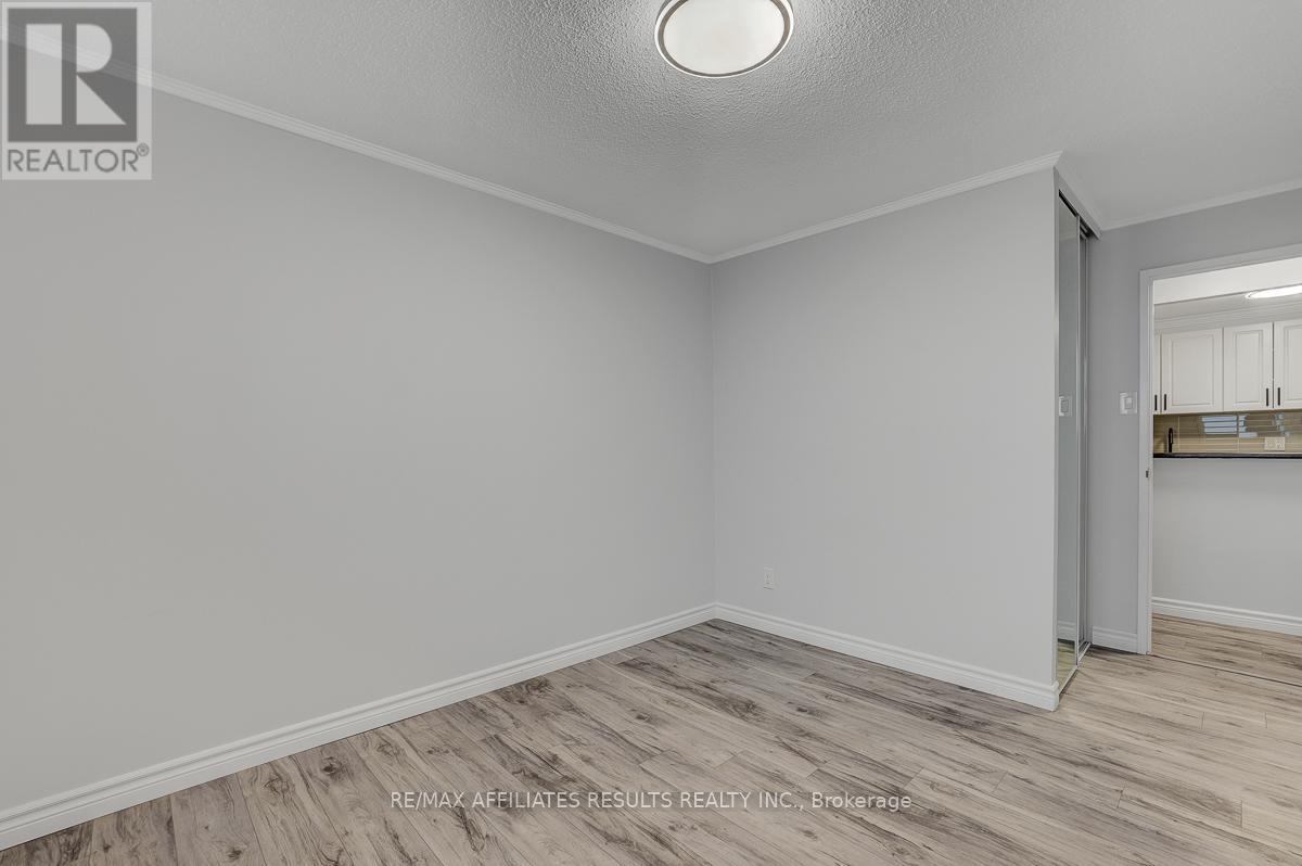 #1609 415 GREENVIEW AVENUE - 26