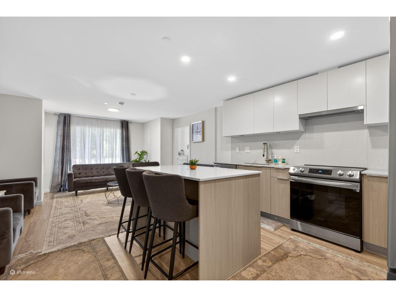 318 13968 LAUREL DRIVE