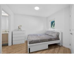 318 13968 Laurel Drive, Surrey, BC V3T0S9 Photo 11