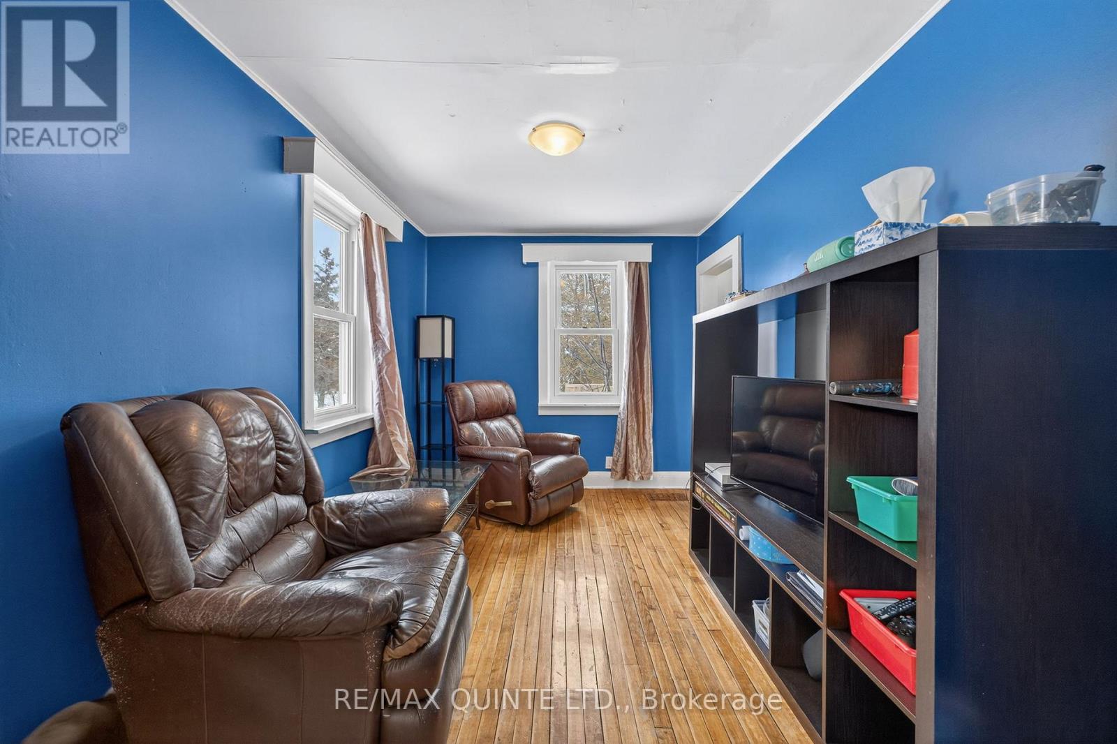 34 PRINCE OF WALES DRIVE - photo 4