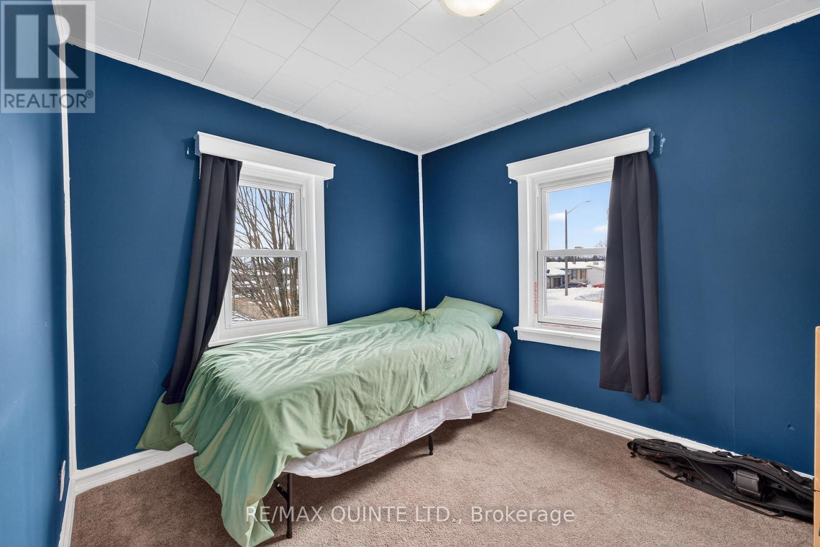 34 PRINCE OF WALES DRIVE — photo 6
