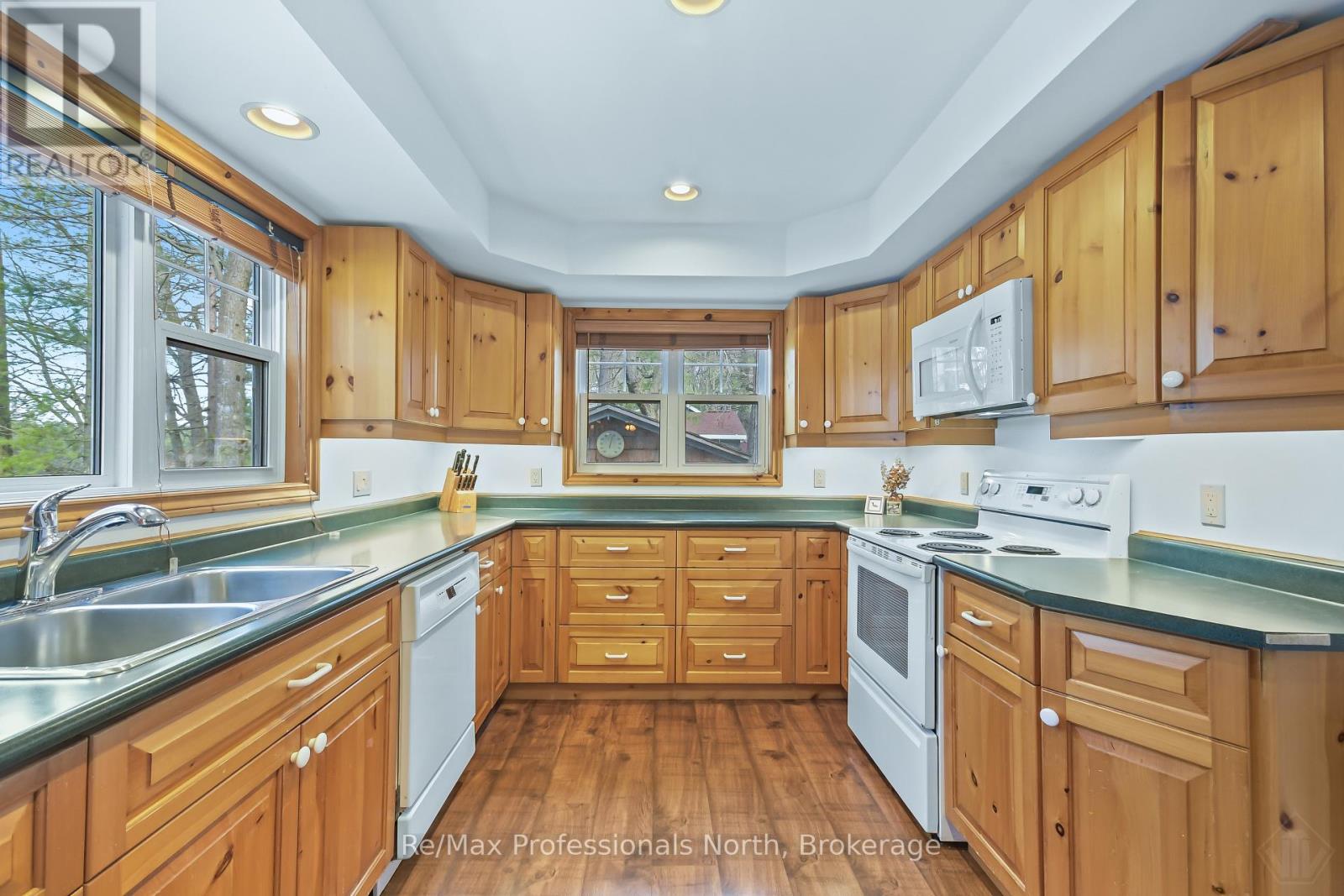 #38 1090 ARUNDEL LODGE ROAD - 10