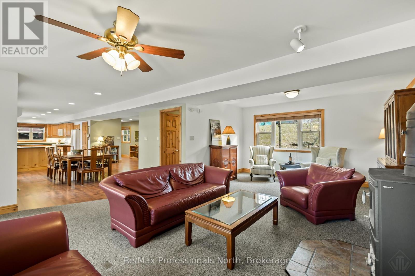 #38 1090 ARUNDEL LODGE ROAD - 15