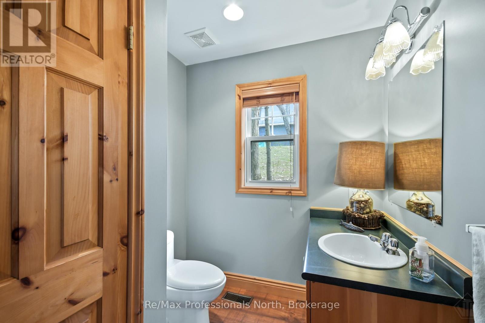 #38 1090 ARUNDEL LODGE ROAD - 18