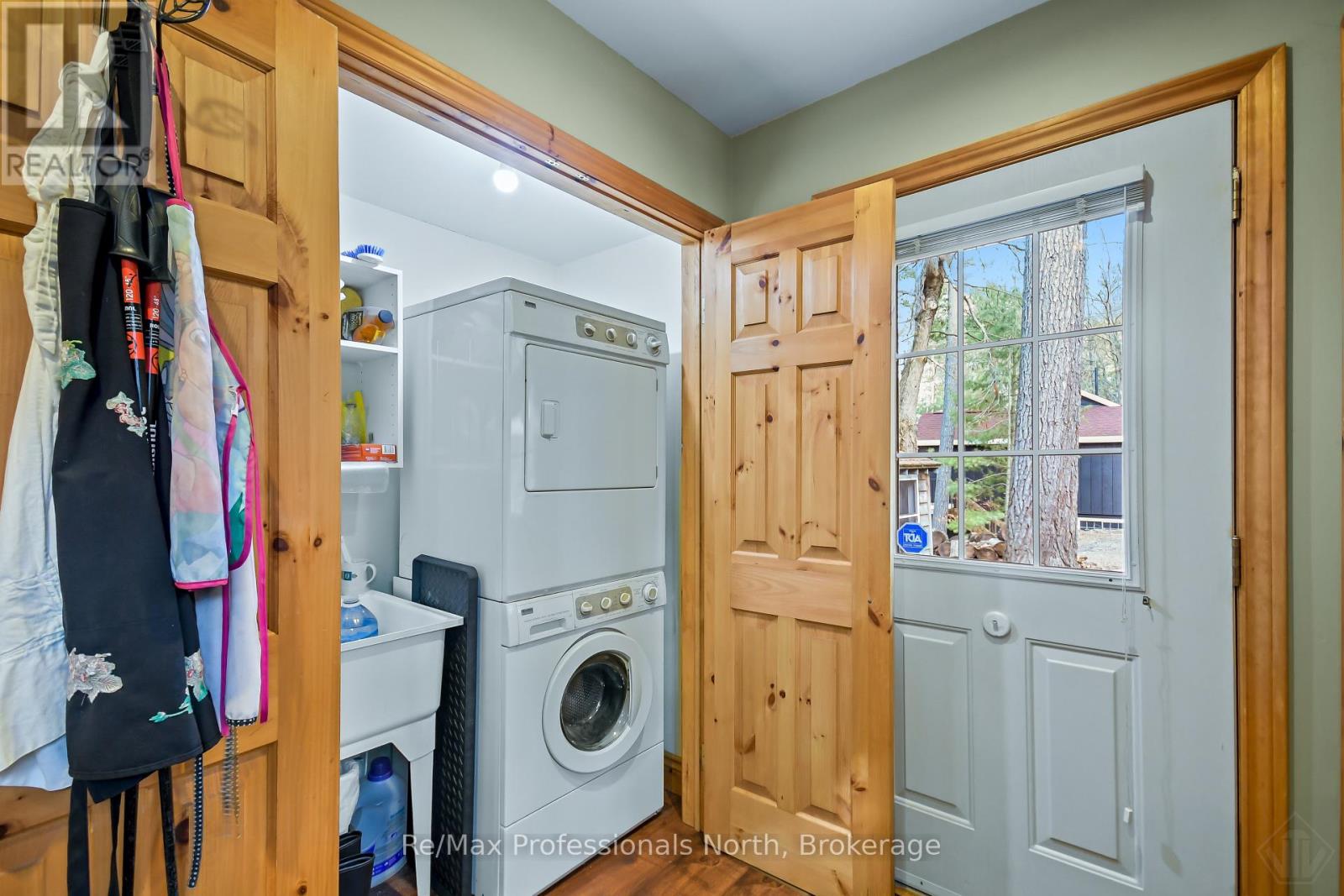 #38 1090 ARUNDEL LODGE ROAD - 20