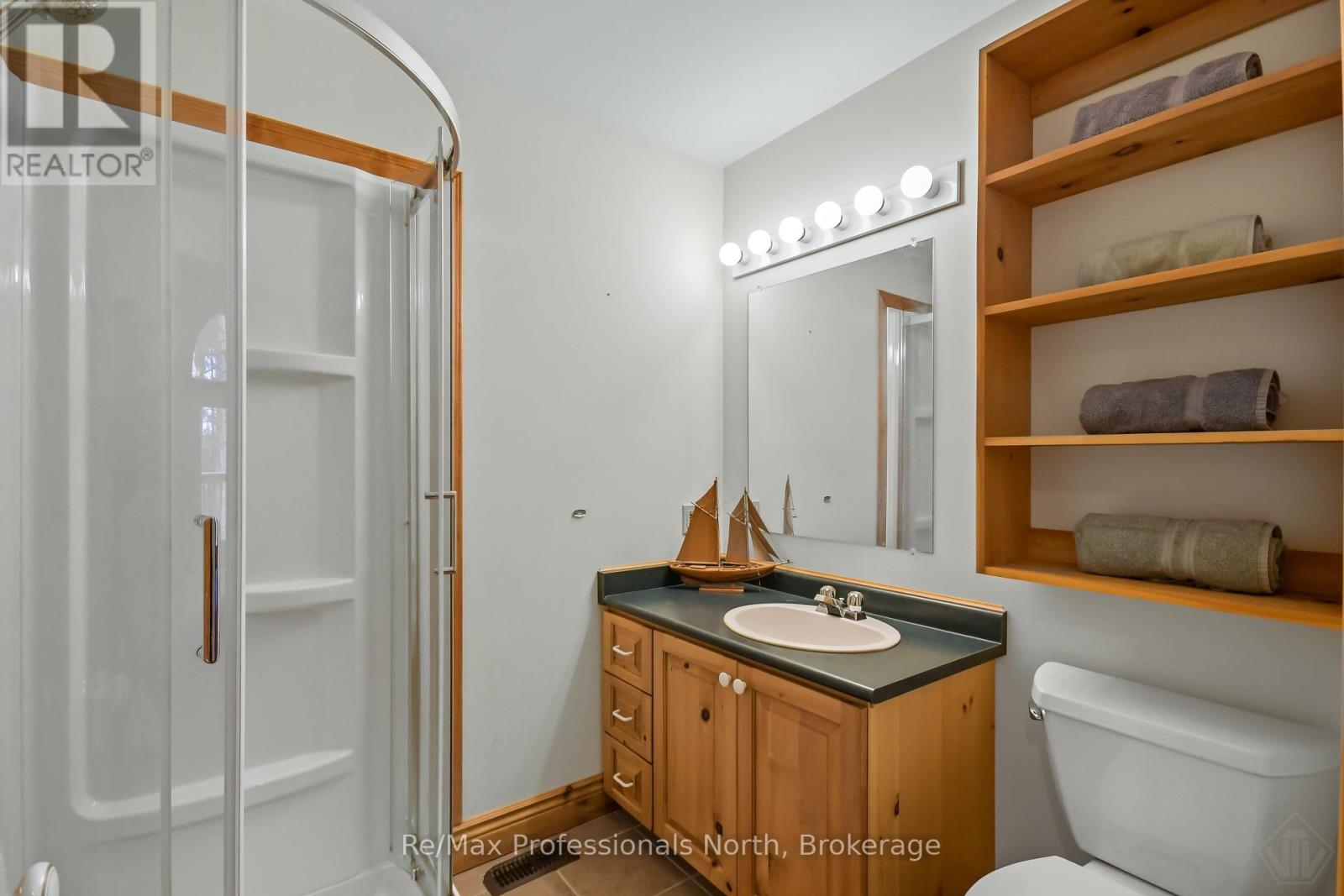#38 1090 ARUNDEL LODGE ROAD - 24