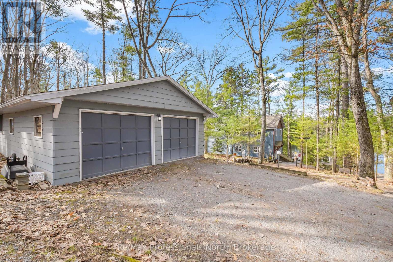 #38 1090 ARUNDEL LODGE ROAD - 40