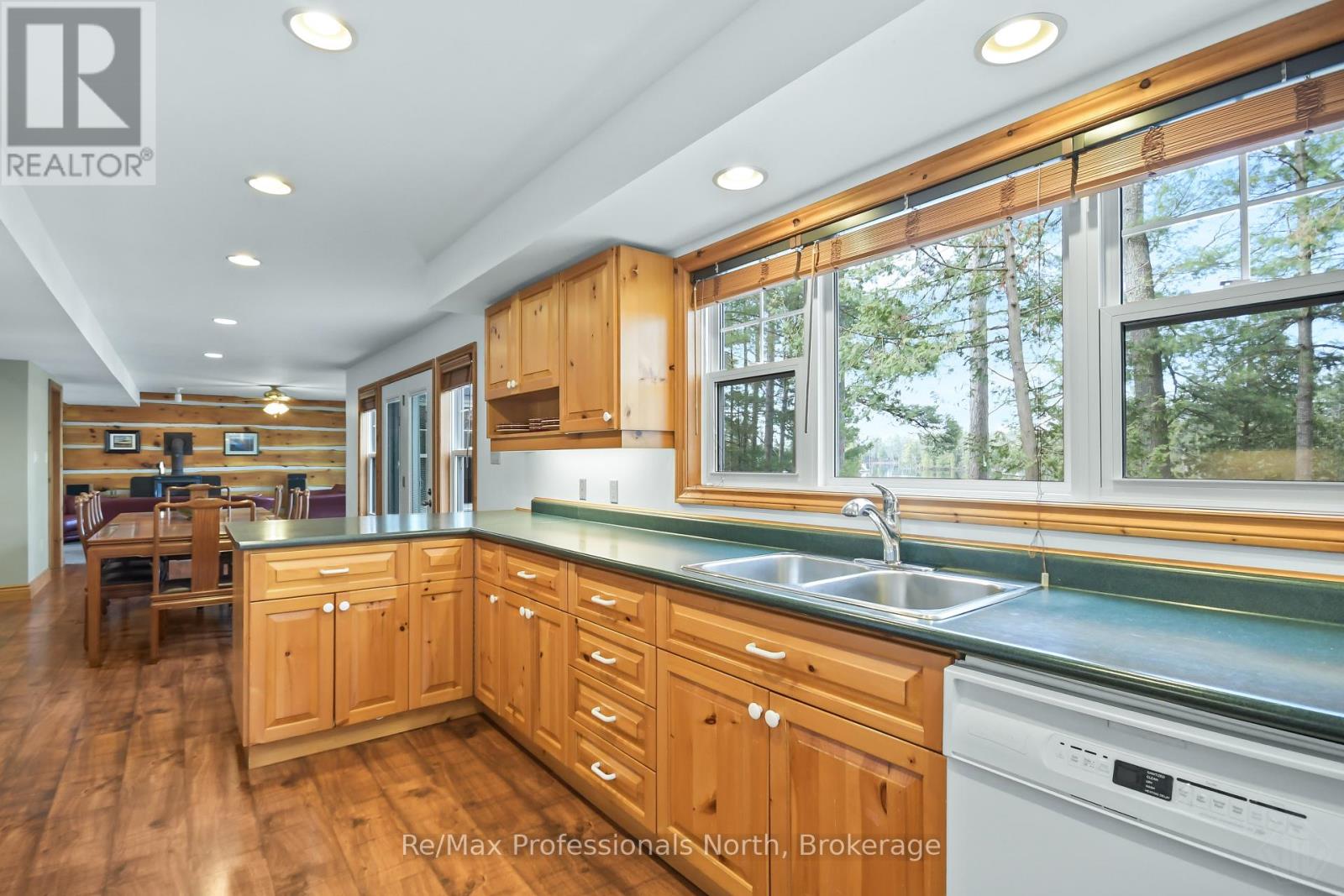 #38 1090 ARUNDEL LODGE ROAD - 9