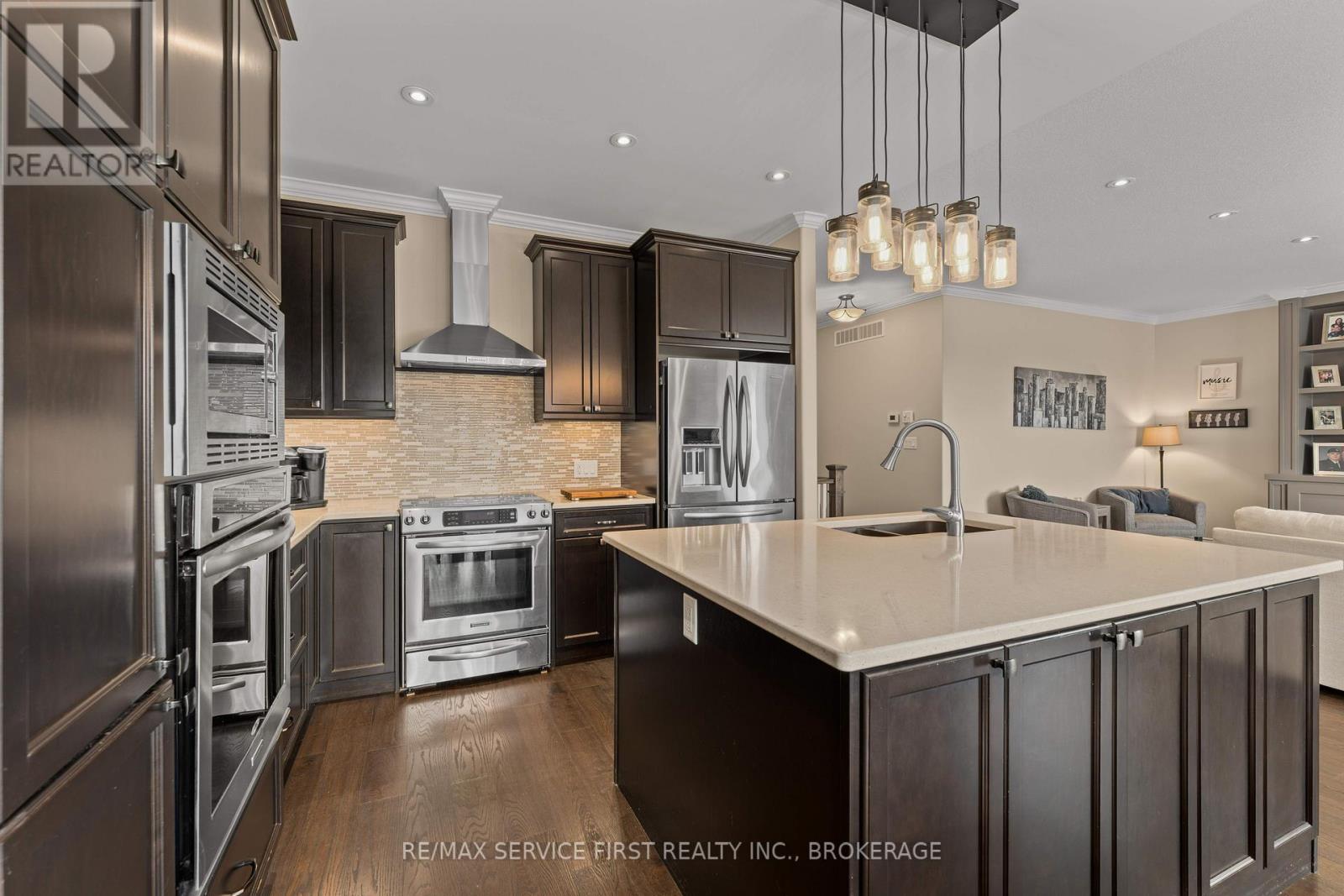 141 CHAMPAGNE CRESCENT - 10