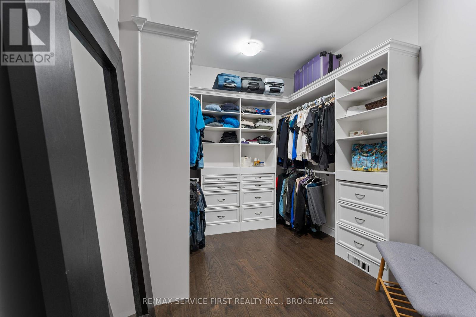 141 CHAMPAGNE CRESCENT - 14