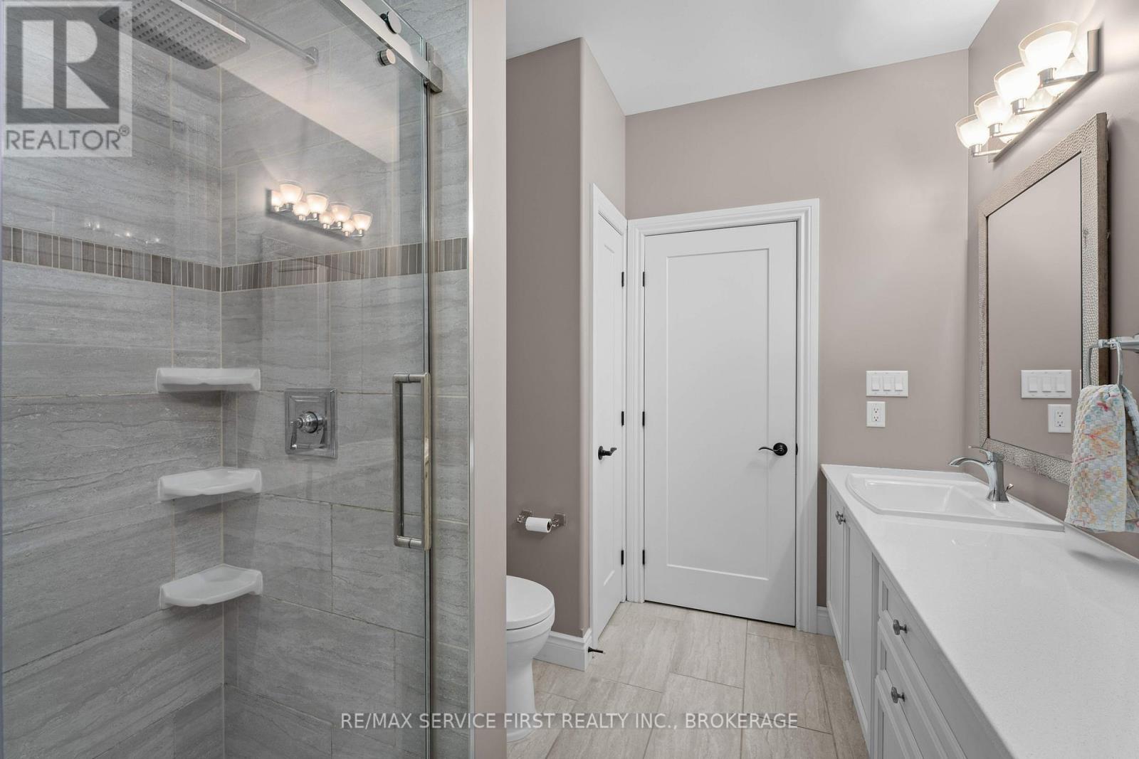 141 CHAMPAGNE CRESCENT - 16