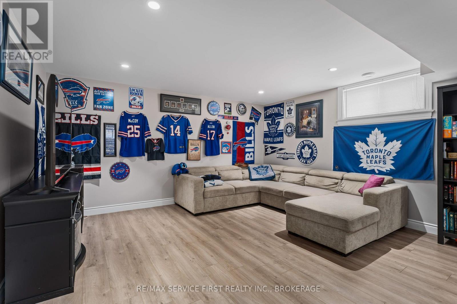 141 CHAMPAGNE CRESCENT - 19