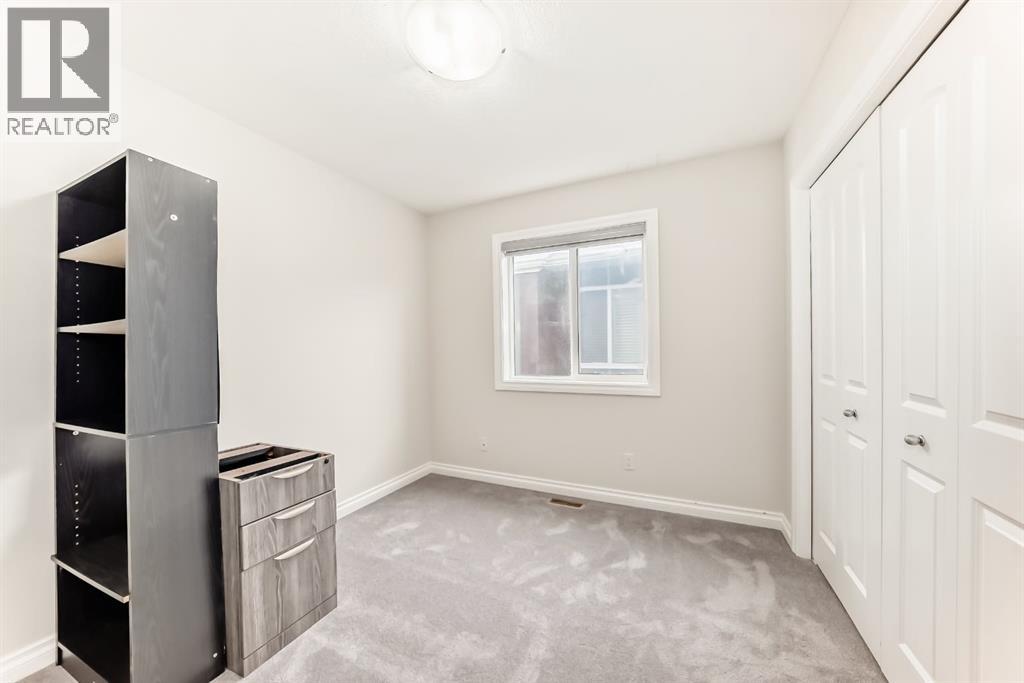 76 SADDLELAKE GREEN NE - 28