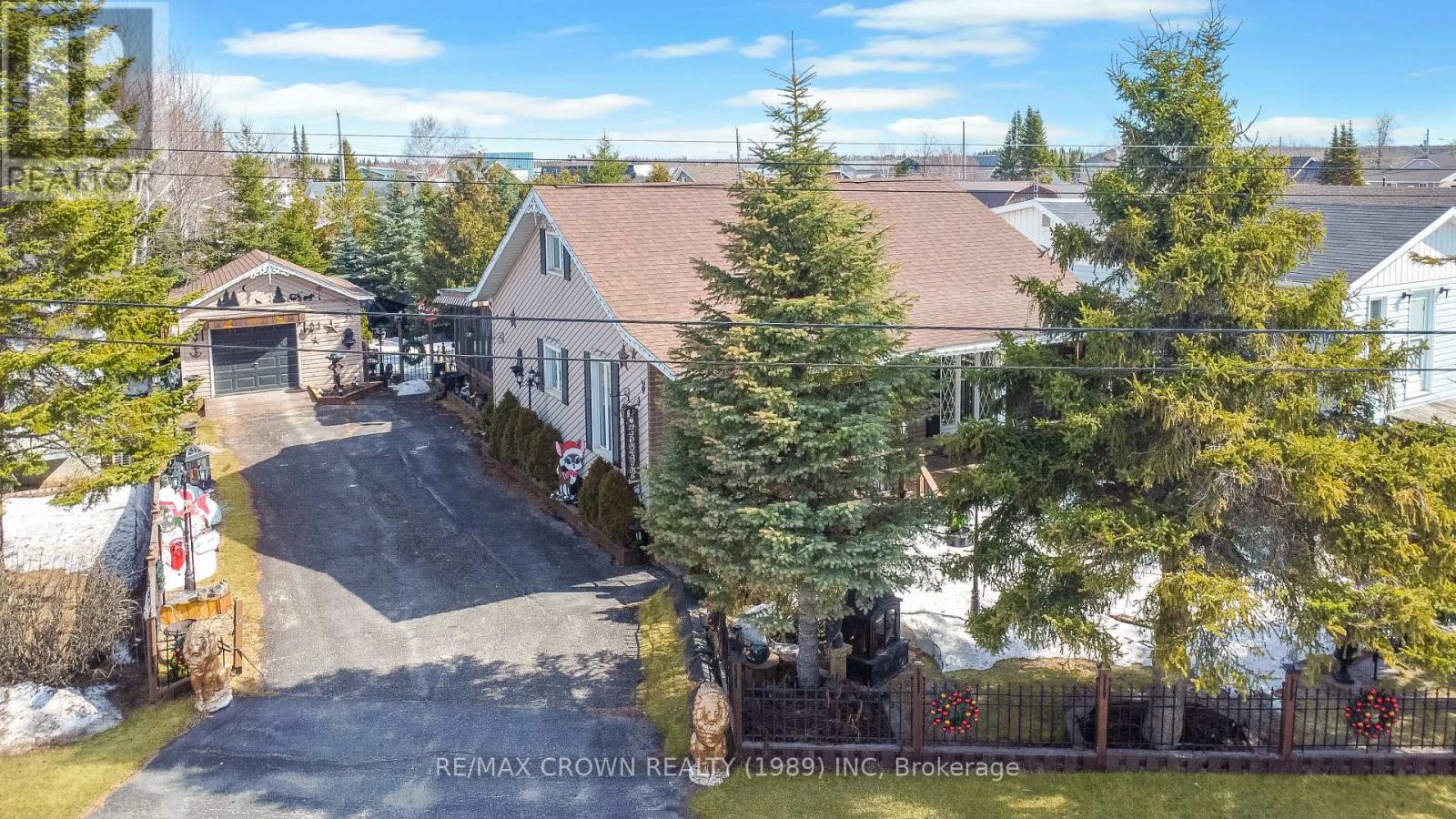 24 FONTAINE DRIVE - photo 2