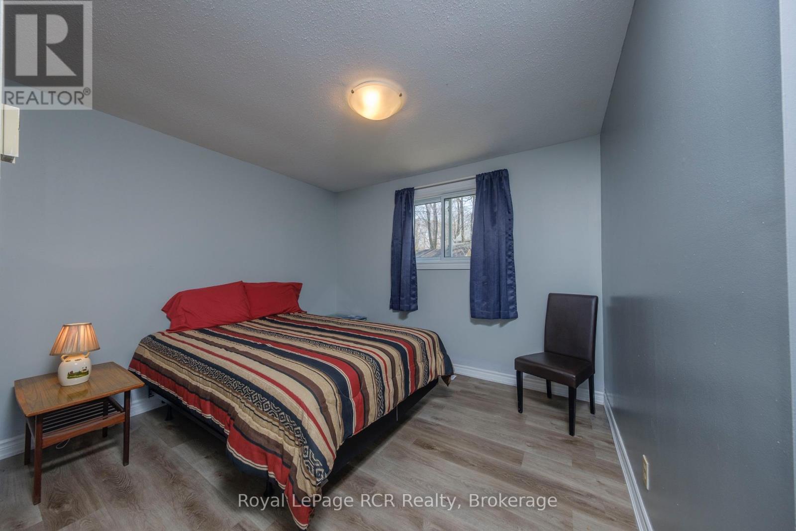 383 WELLINGTON STREET - 21
