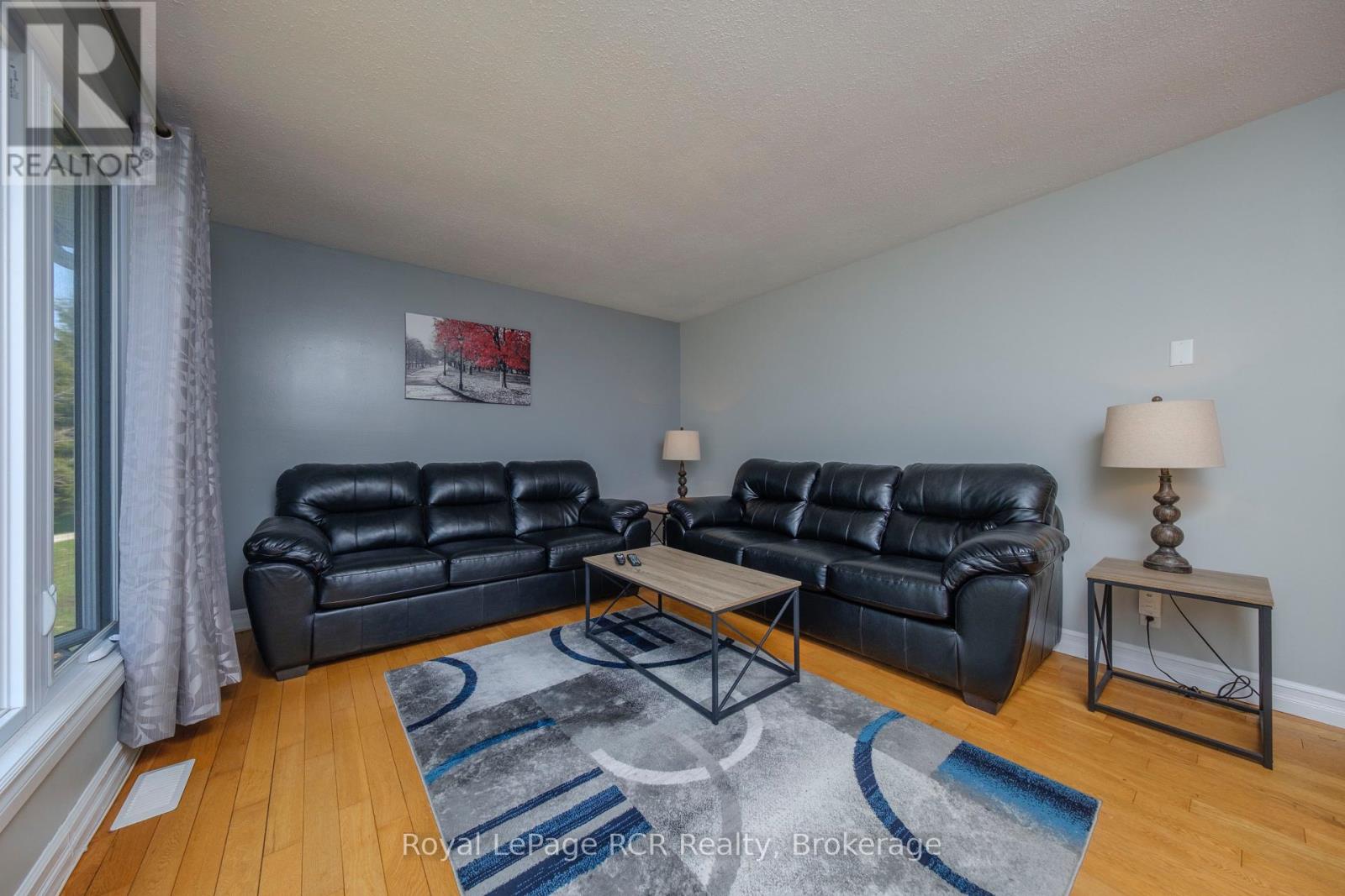 383 WELLINGTON STREET - 11