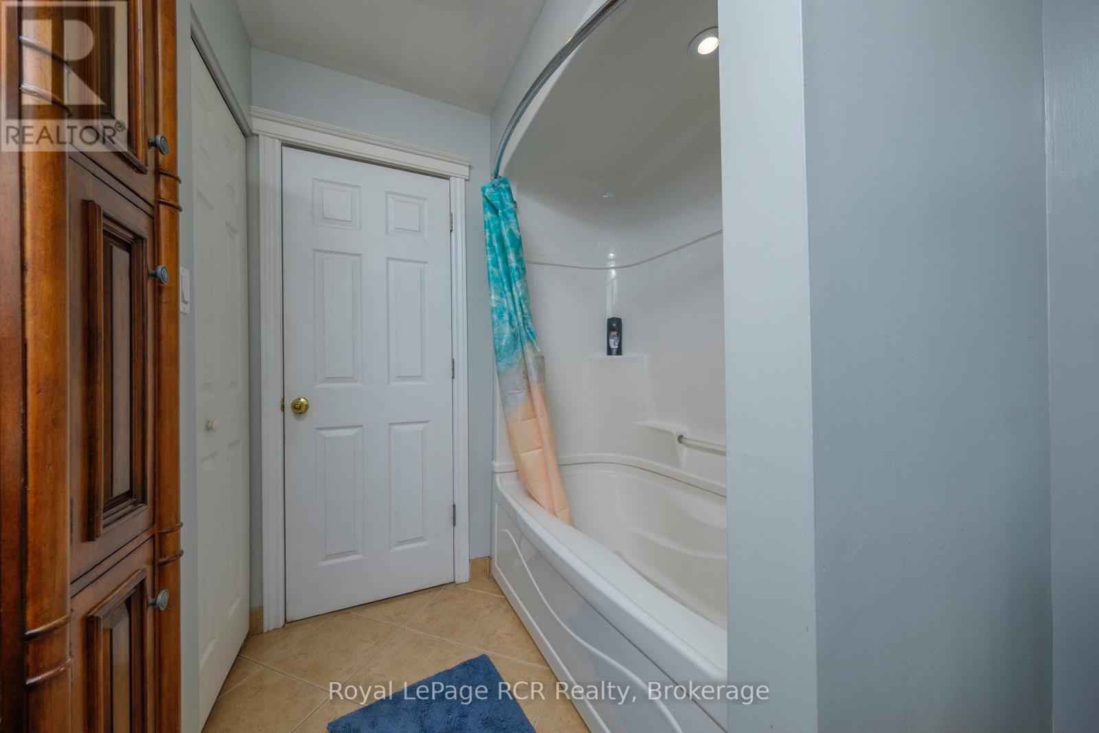 383 WELLINGTON STREET - 25
