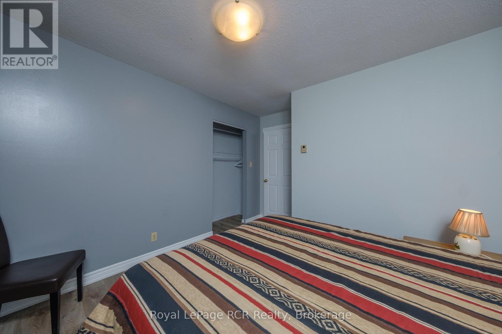 383 WELLINGTON STREET - 22