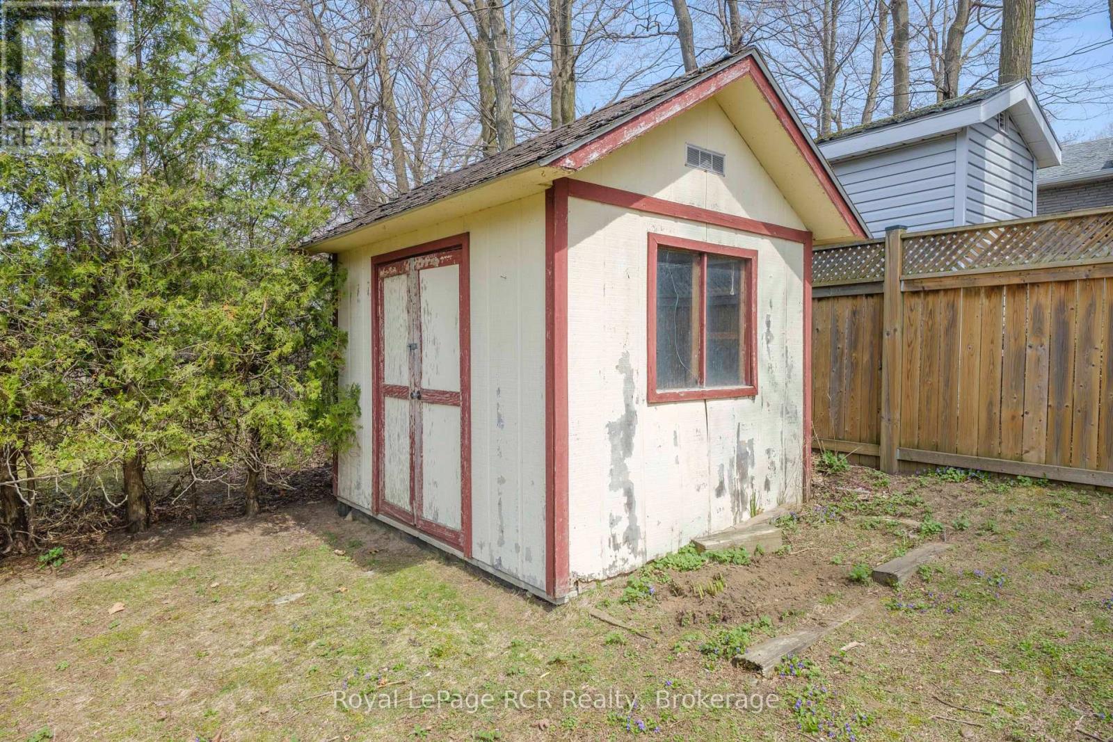 383 WELLINGTON STREET - 43