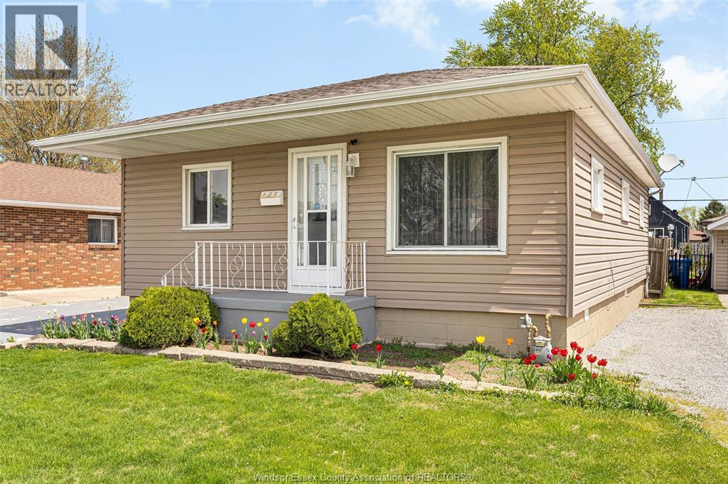 930 ST. PIERRE STREET, Tecumseh, Ontario, N8N1Z8 — Photo 4
