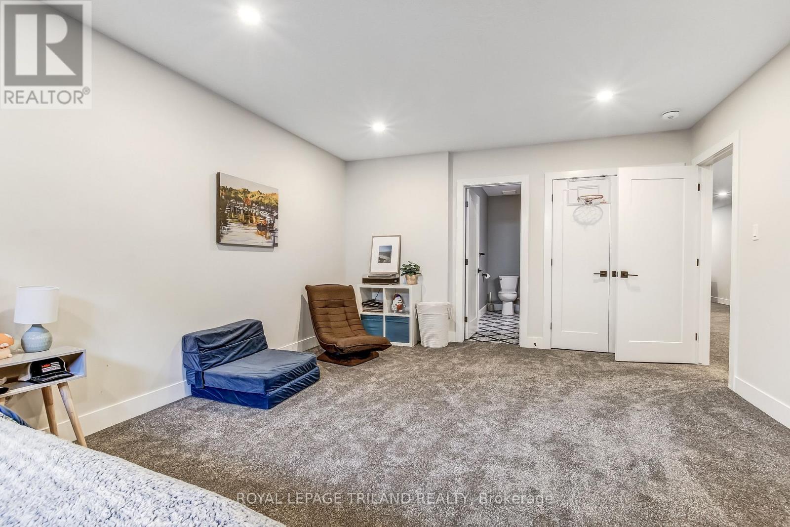 148 OLD FIELD LANE — photo 32