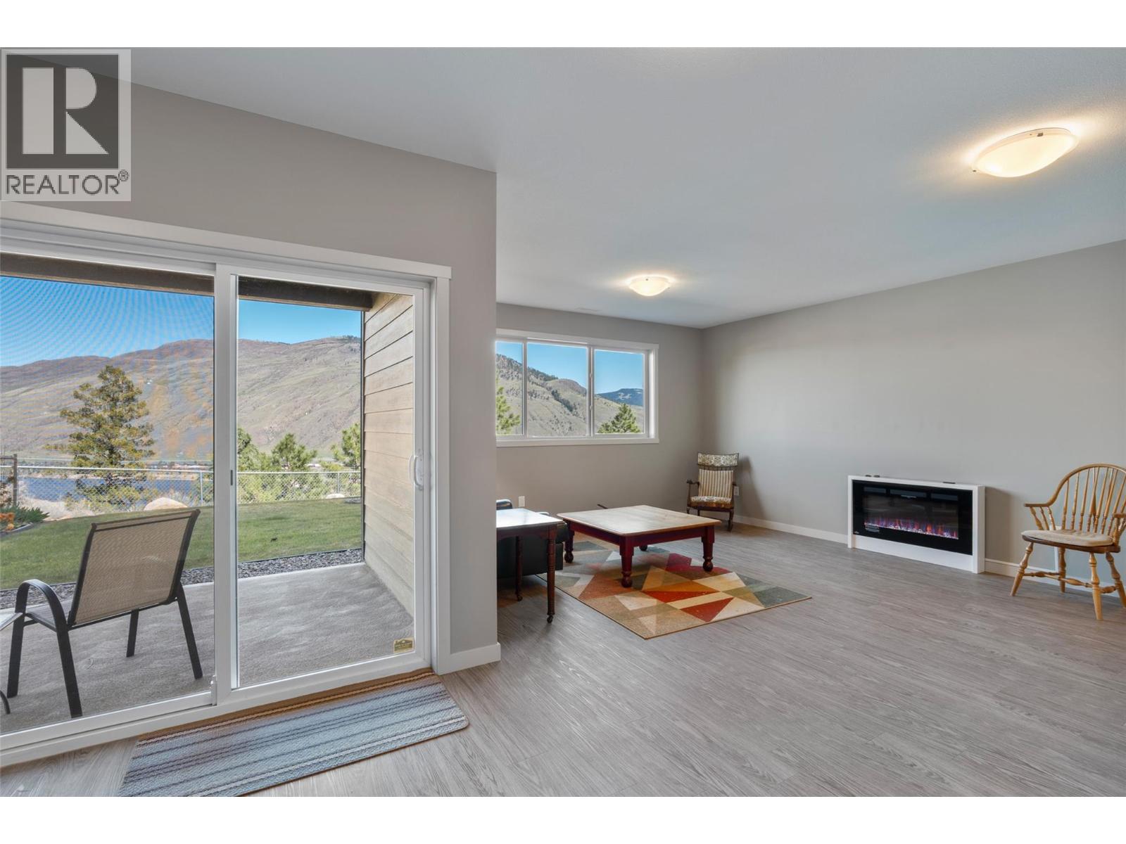 2190 Doubletree Crescent - 35