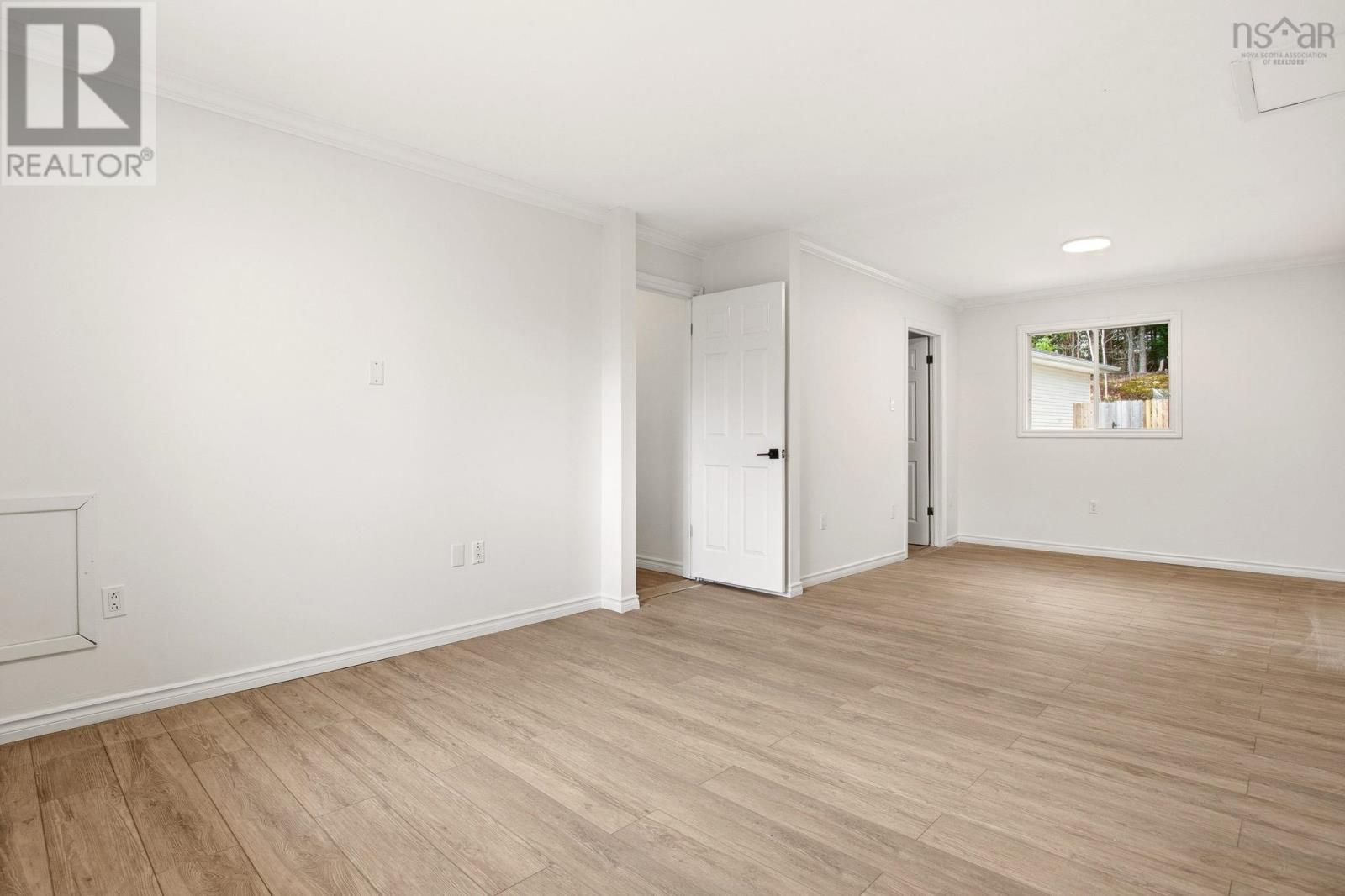 Property 16 of 45 of 114 Charleswood Drive