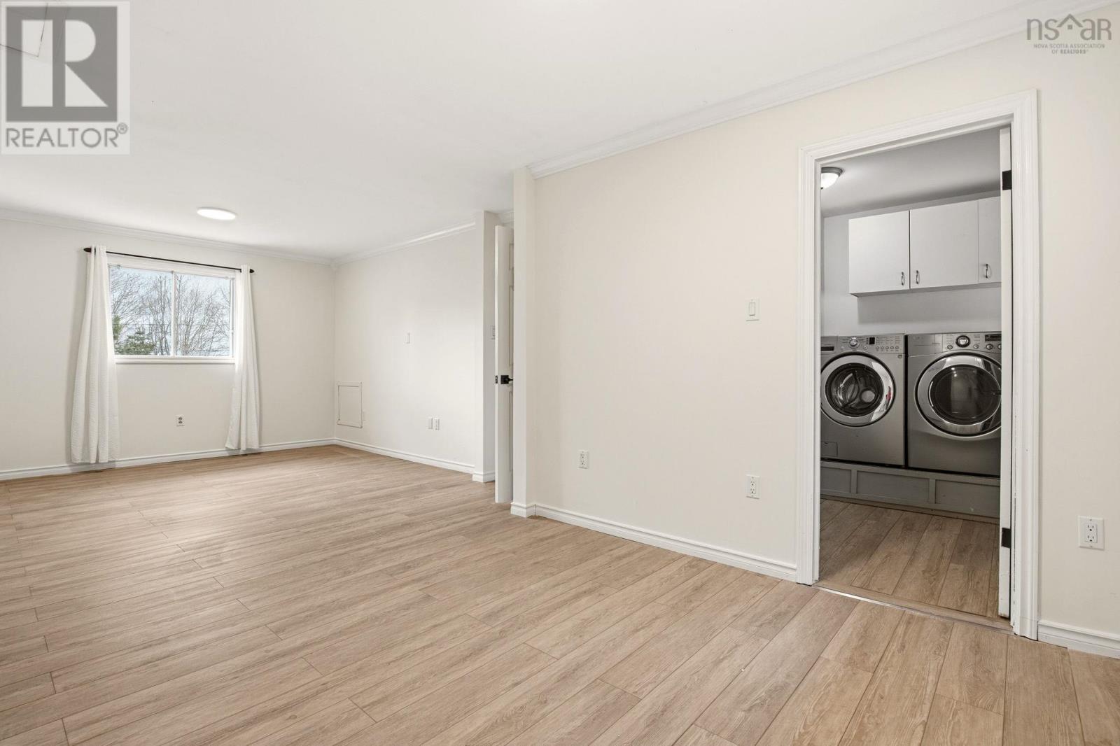 Property 17 of 45 of 114 Charleswood Drive