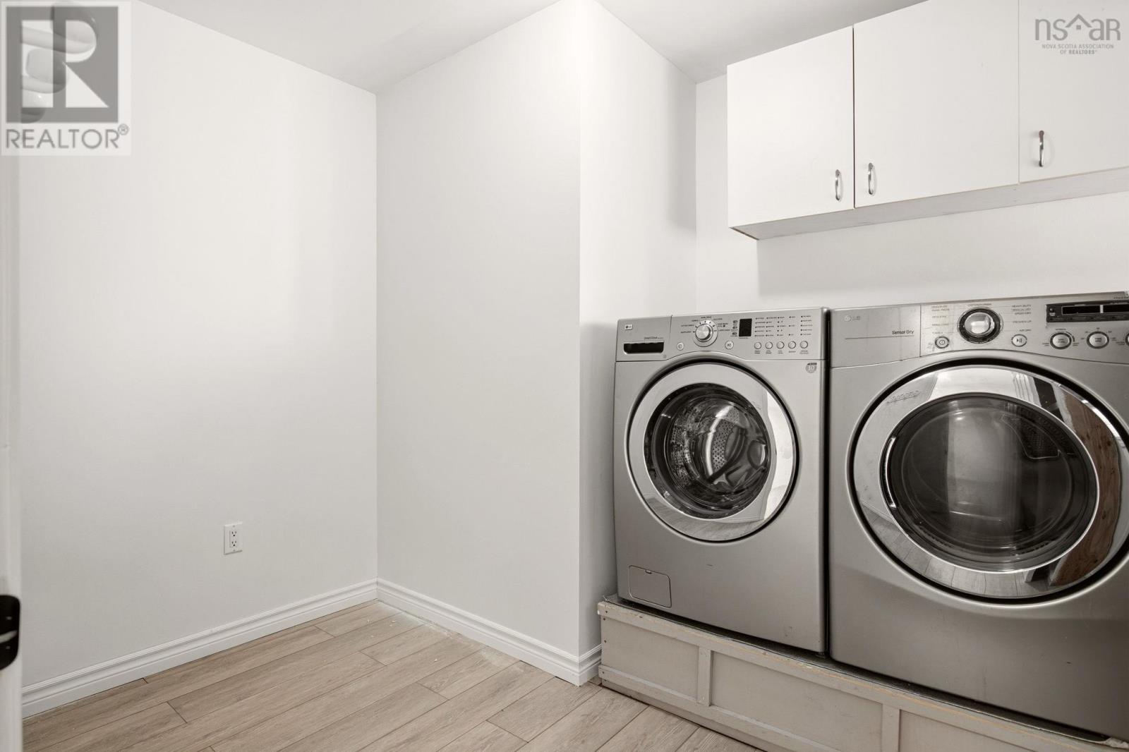 Property 18 of 45 of 114 Charleswood Drive