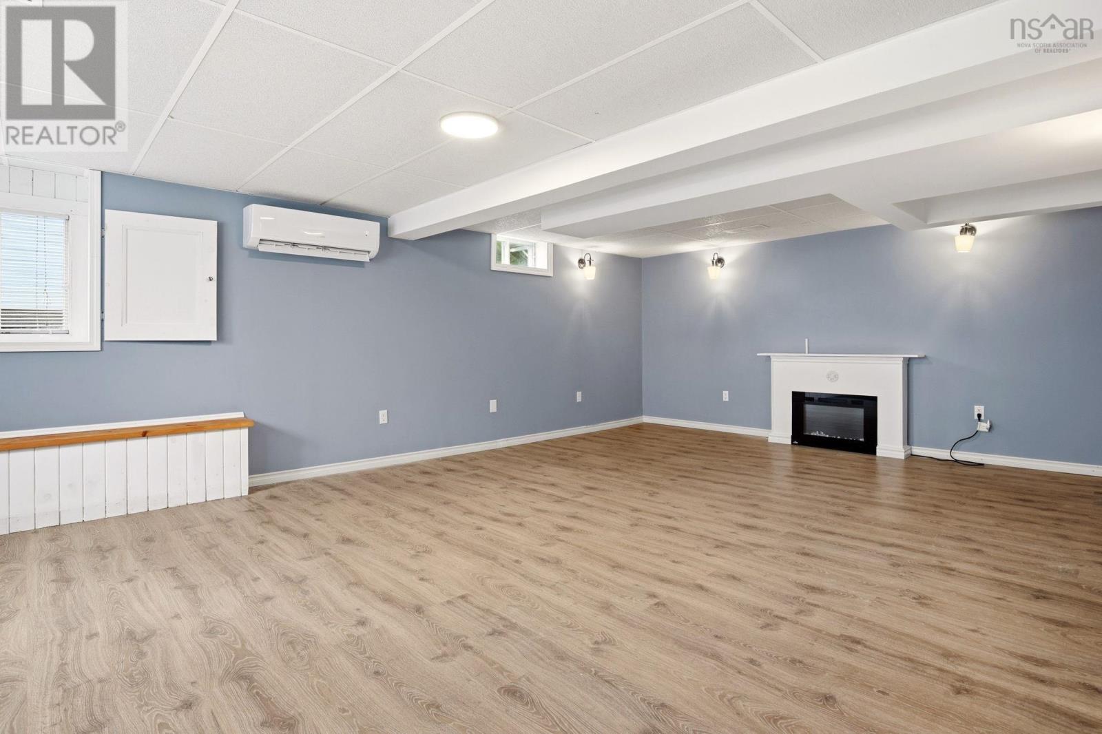 Property 21 of 45 of 114 Charleswood Drive