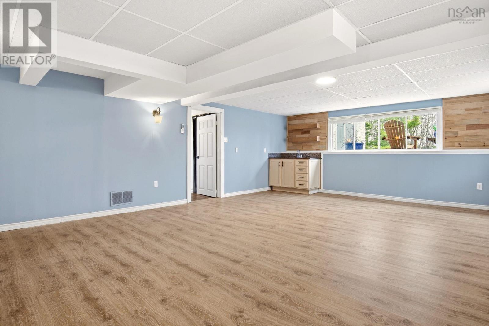 Property 22 of 45 of 114 Charleswood Drive