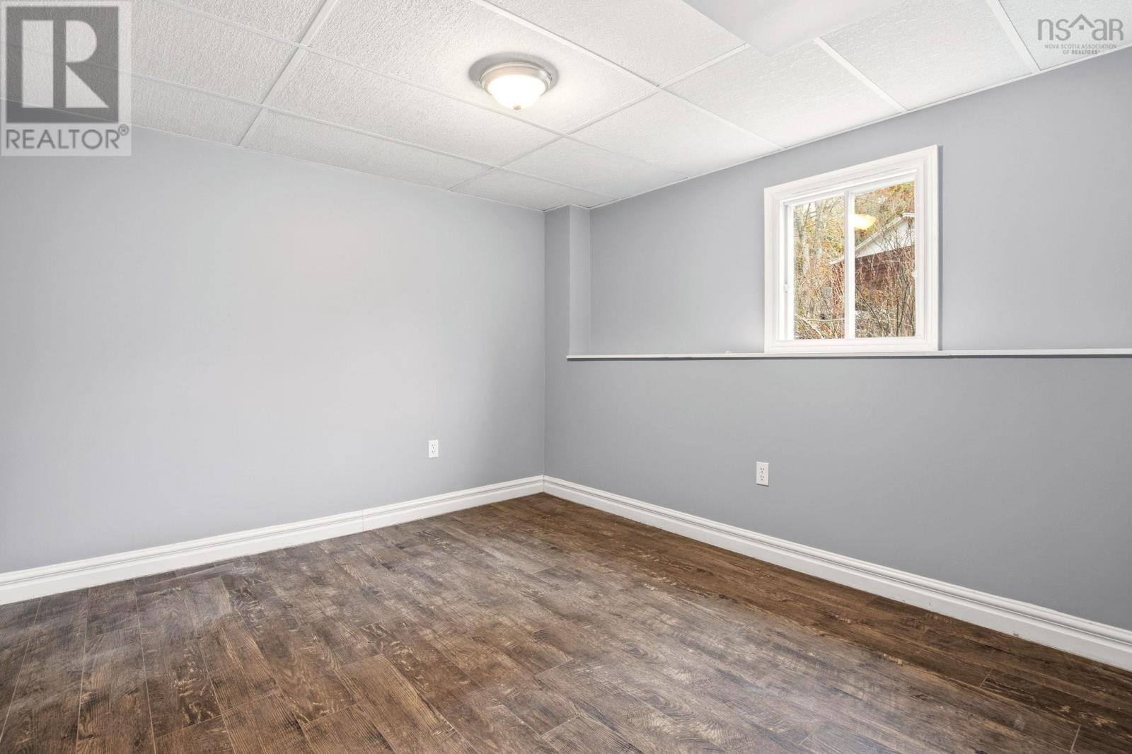 Property 24 of 45 of 114 Charleswood Drive