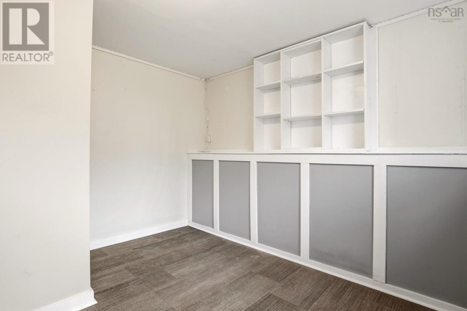 Property 28 of 45 of 114 Charleswood Drive