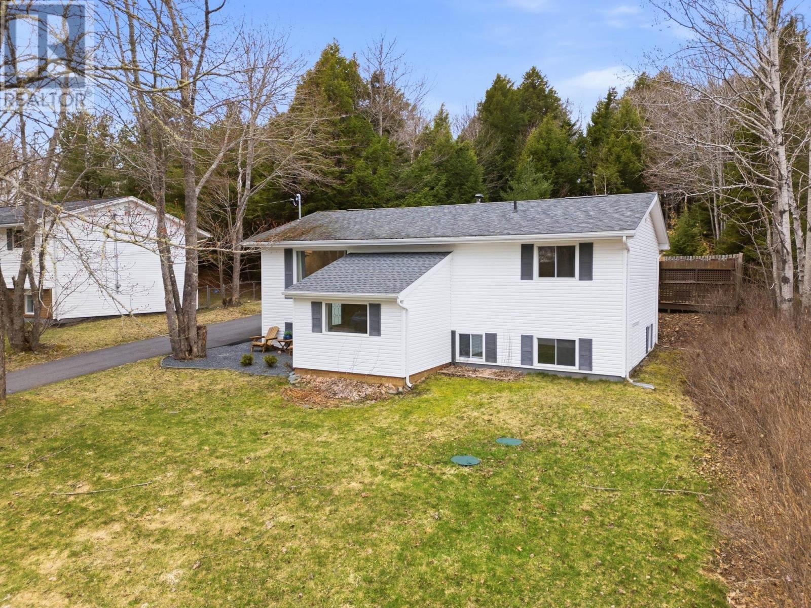 Property 30 of 45 of 114 Charleswood Drive