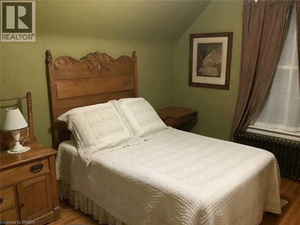138 ST. JAMES Street S - 23