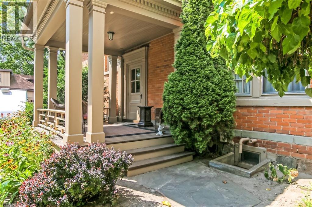 138 ST. JAMES Street S - 4