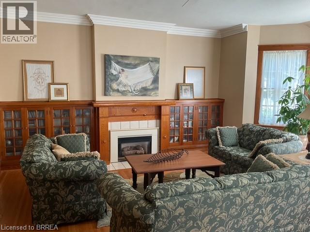 138 ST. JAMES Street S - 8