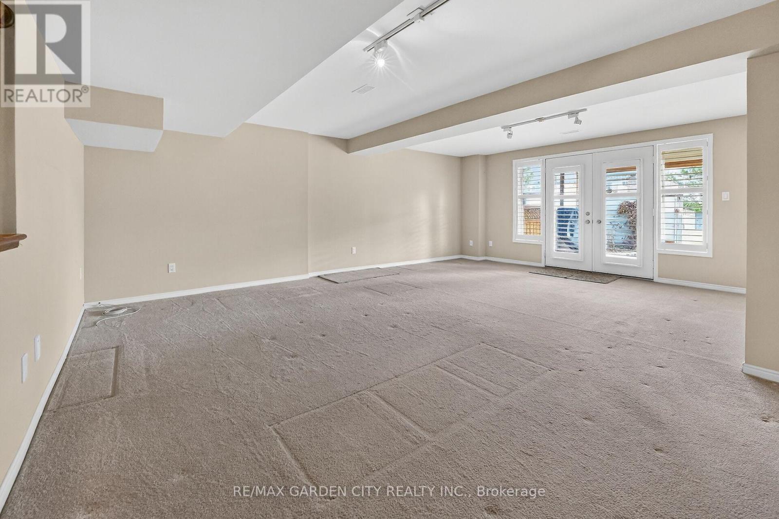 #39 121 GLEN MORRIS DRIVE - 24