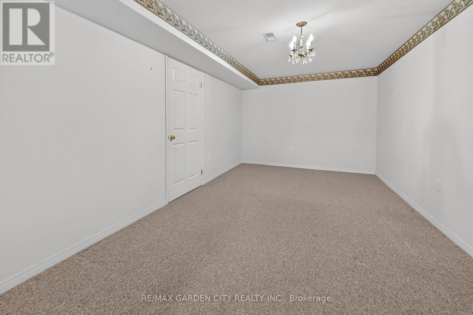 #39 121 GLEN MORRIS DRIVE - 31