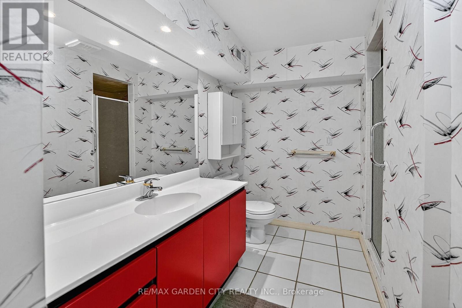 #39 121 GLEN MORRIS DRIVE - 32