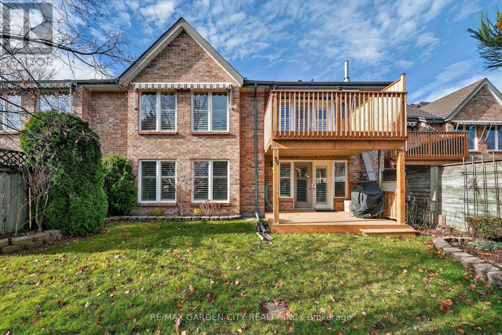 #39 121 GLEN MORRIS DRIVE - 37