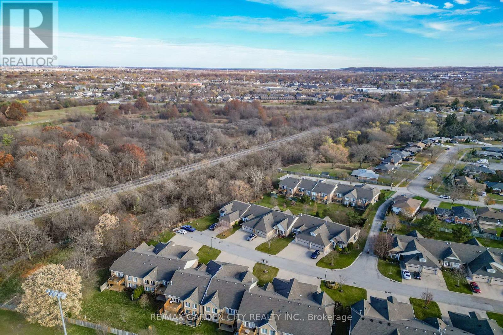 #39 121 GLEN MORRIS DRIVE - 42