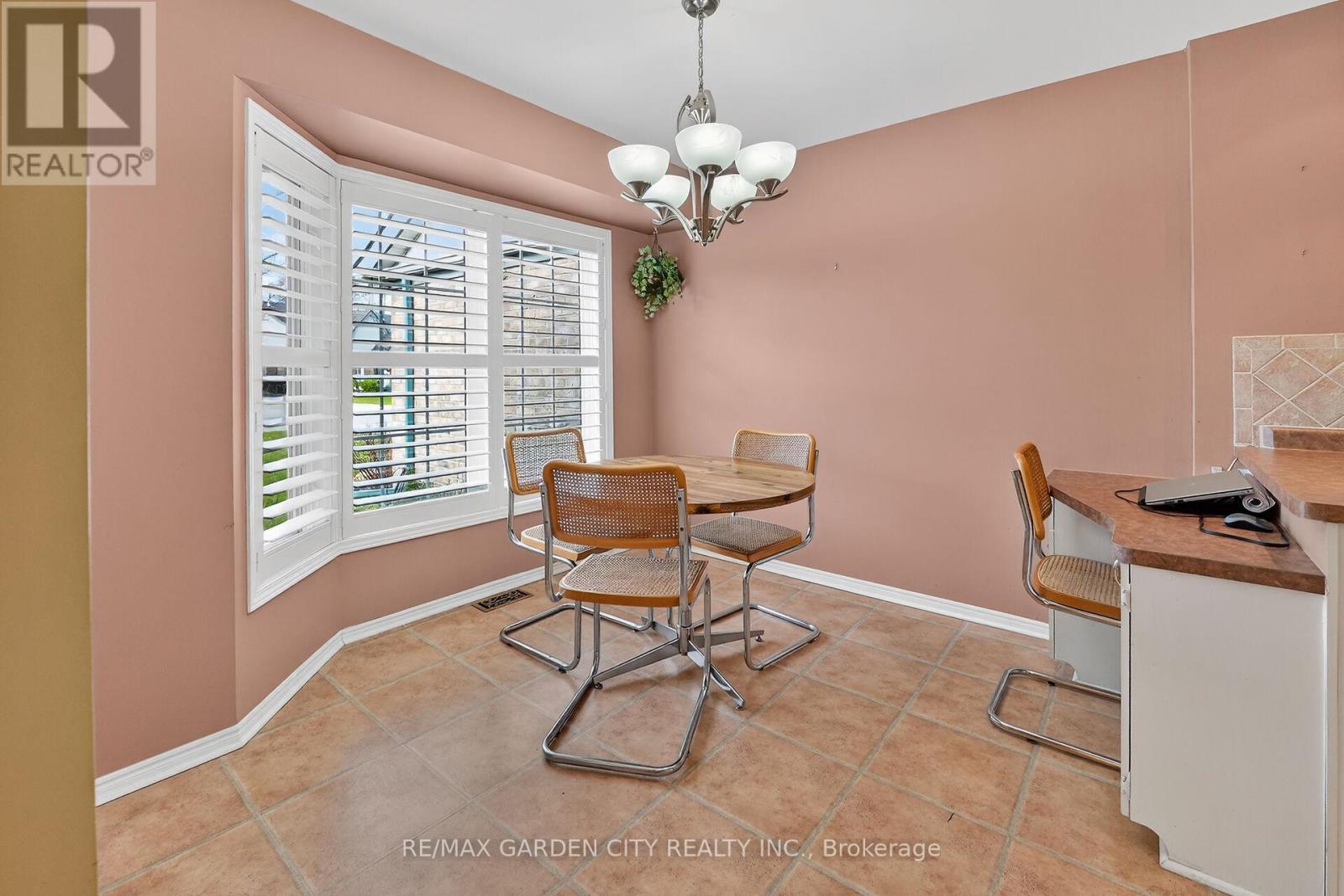 #39 121 GLEN MORRIS DRIVE - 5