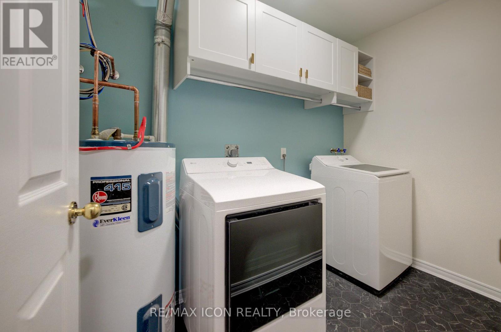 #105 440 DURHAM STREET W - 11
