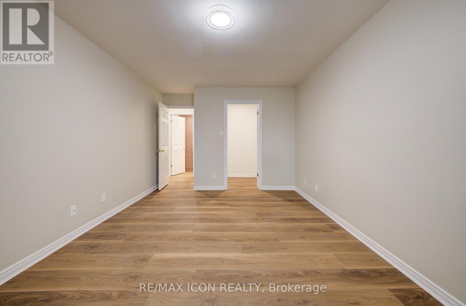 #105 440 DURHAM STREET W - 12