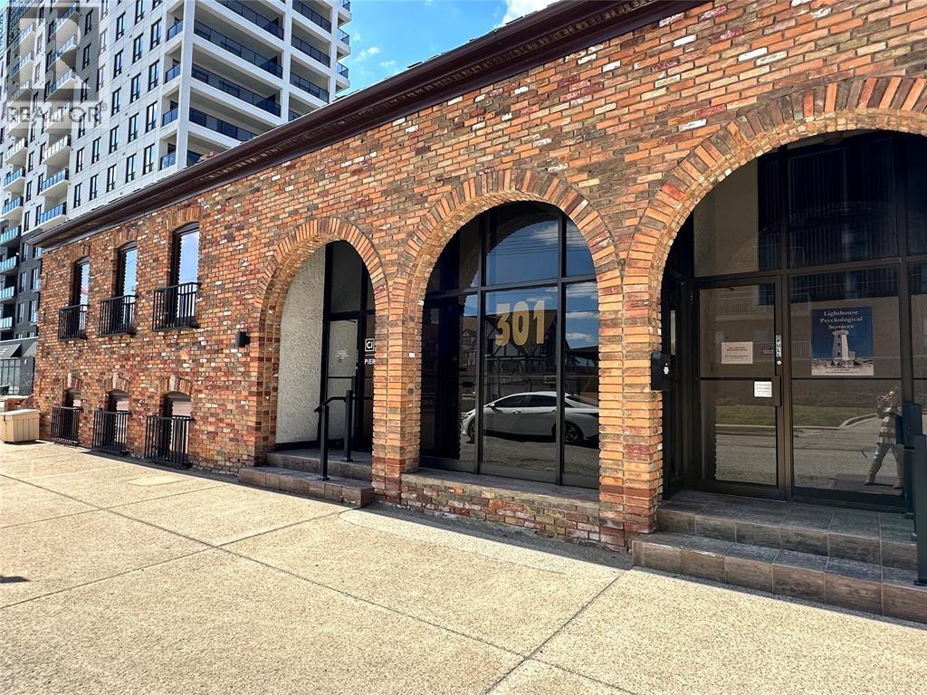 301 FRONT STREET North Unit# 2, Sarnia, Ontario, N7T5S6 — Photo 2