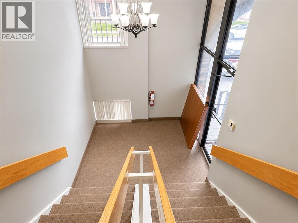 301 FRONT STREET North Unit# 2, Sarnia, Ontario, N7T5S6 — Photo 5