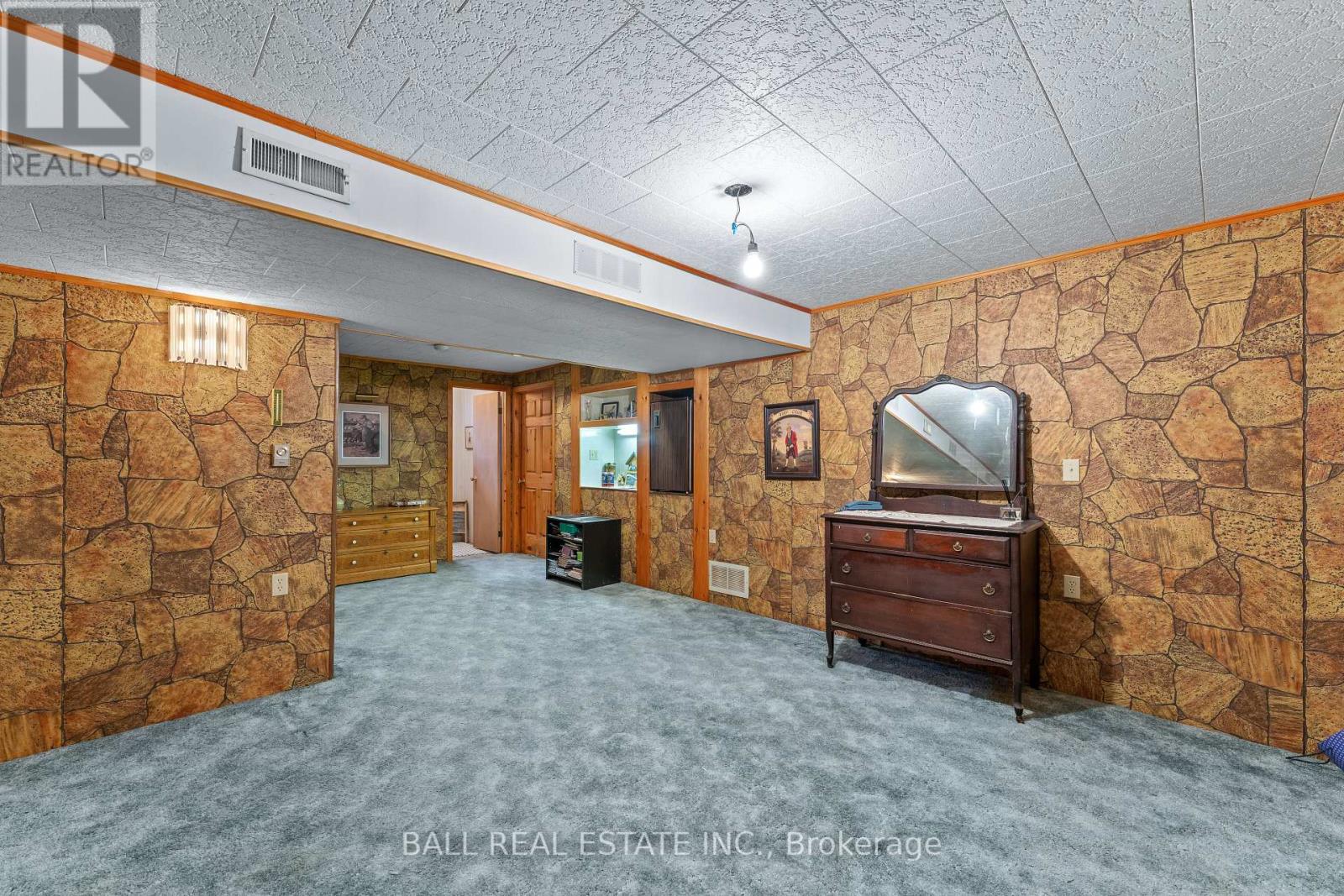 48 STANLEY DRIVE - 30
