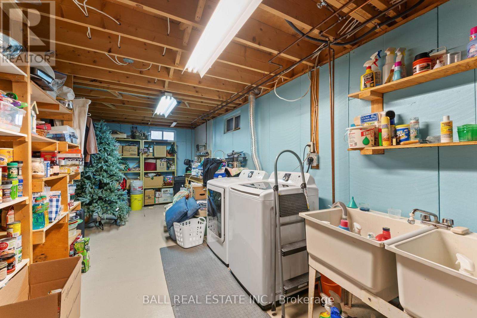 48 STANLEY DRIVE - 32