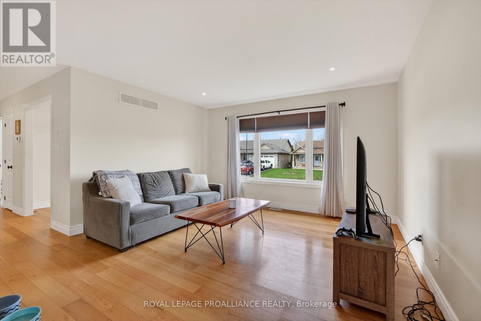 47 ARTHUR STREET — photo 11